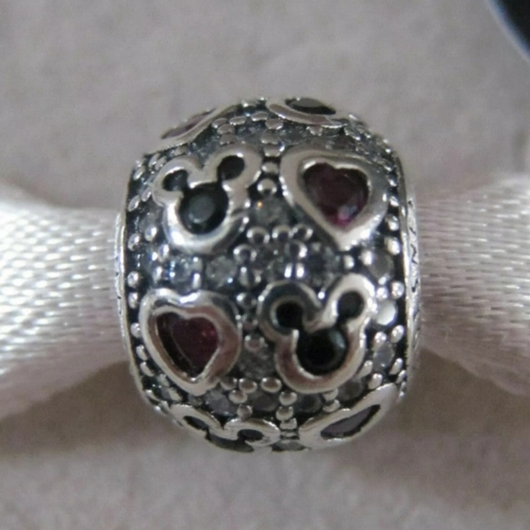 Pandora Disney sparkling Mickey & Hearts charm. - Picture 8 of 8